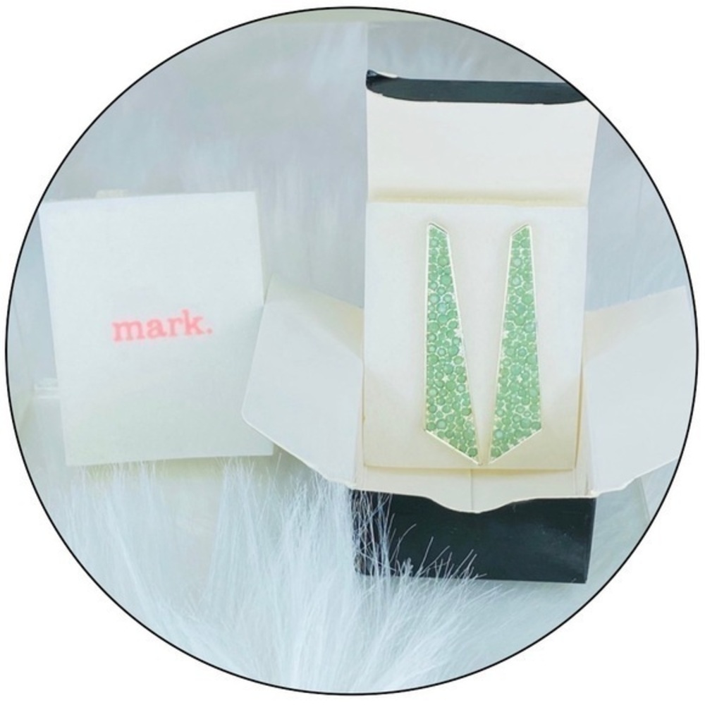 GREAT ANGLE EARRINGS- Green - mark AVON